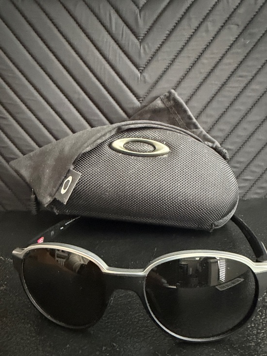 Oakley Accessories - Oakley Black Round Sunglasses with Hard Case